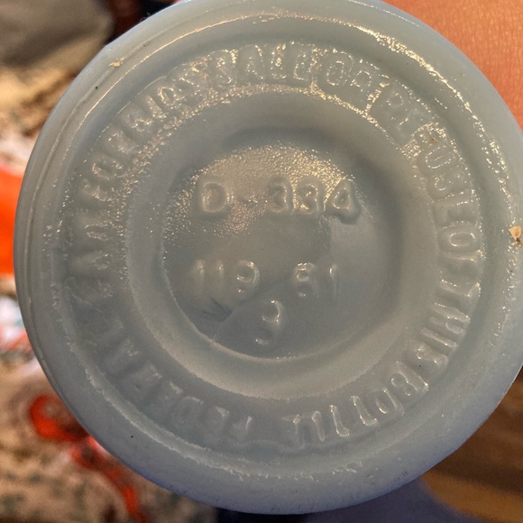 Really cool old vase with the worlds great philosophers printed on it. Unique! - Picture 6 of 7